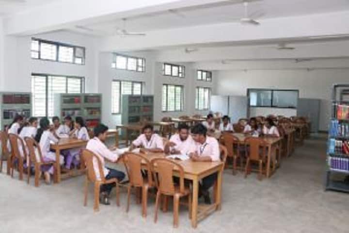 Lisie College of Pharmacy campus in Ernakulam, Kerala, India — photo 4