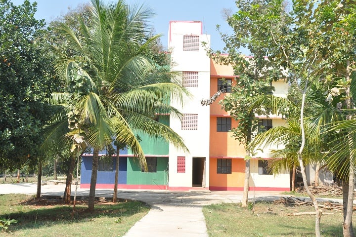 St John's College of Nursing campus in Vellore, Tamil Nadu, India — photo 4