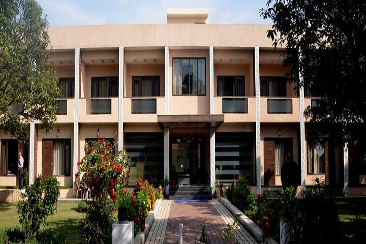 Swami Rama Himalayan University campus in Dehradun, Uttarakhand, India — photo 5