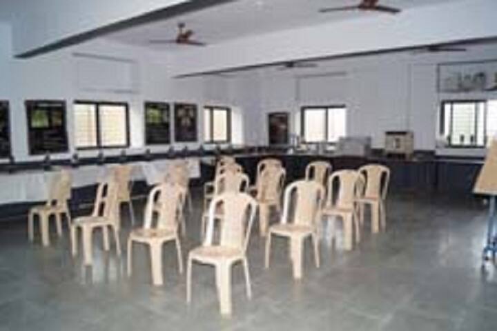 Late KL Pandey School of Pharmacy campus in Barwani, Madhya Pradesh, India — photo 4