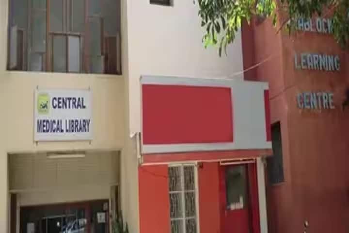 St Johns College of Nursing campus in Bangalore, Karnataka, India — photo 3