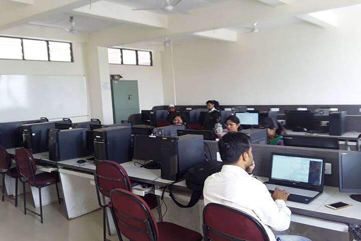Matoshri College of Pharmacy campus in Eklahare, Maharashtra, India — photo 4