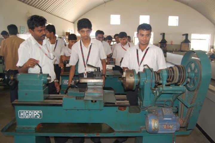 MET Institute of Technology Polytechnic campus in Nashik, Maharashtra, India — photo 3