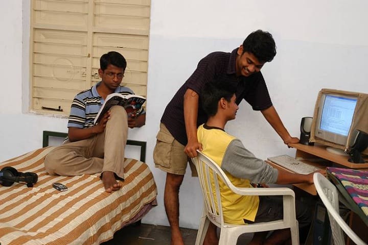 Mahendra Engineering College campus in Namakkal, Tamil Nadu, India — photo 4
