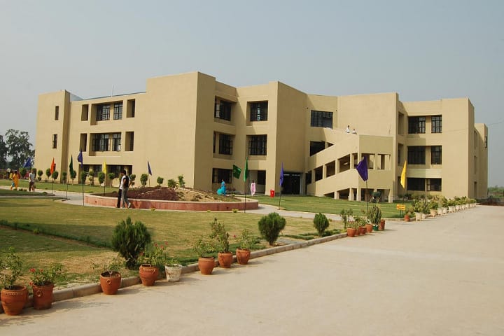 Sat Priya Group of Institutions campus in Rohtak, Haryana, India — photo 1