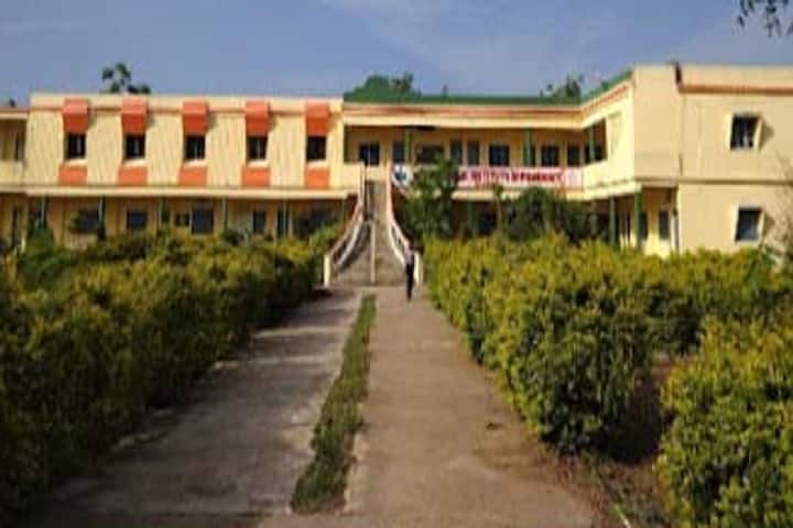 Manohar Naik Institute of Pharmacy campus in Umarkhed, Maharashtra, India — photo 1