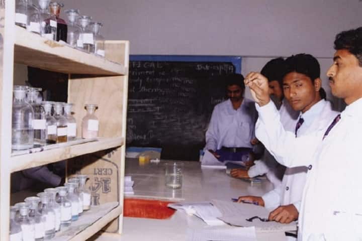 Manohar Naik Institute of Pharmacy campus in Umarkhed, Maharashtra, India — photo 2