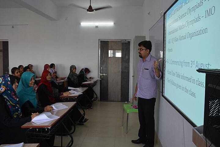 Mahdi Girls College campus in Bhavnagar, Gujarat, India — photo 5