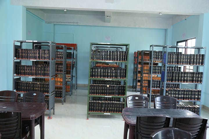 VR Krishnan Ezhuthachan Law College campus in Palakkad, Kerala, India — photo 3