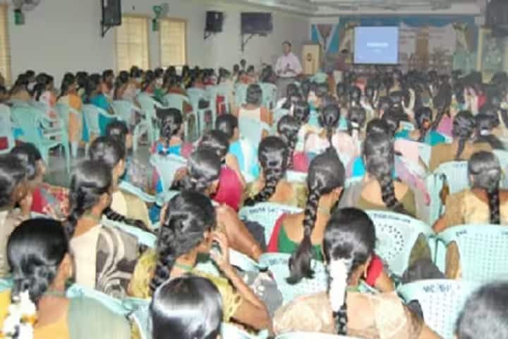 EMG Yadava Women's College campus in Madurai, Tamil Nadu, India — photo 4