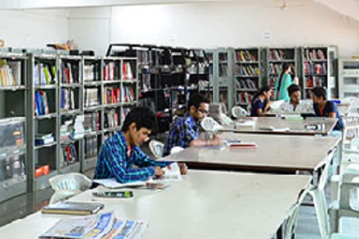 NDMVP Samajs College of Architecture campus in Nashik, Maharashtra, India — photo 4