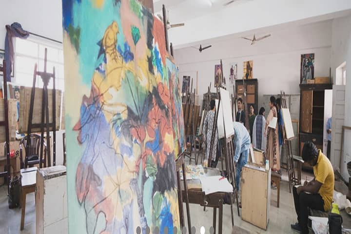Jawaharlal Nehru Architecture and Fine Arts University College of Fine Arts campus in Hyderabad, Telangana, India — photo 2