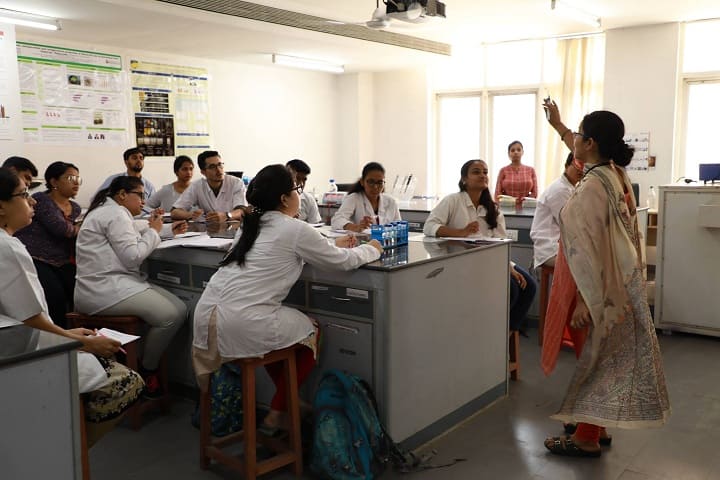 Amity University campus in Navi Mumbai, Maharashtra, India — photo 3