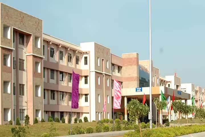 Sri Sarada College of Nursing campus in Kadapa, Andhra Pradesh, India — photo 1