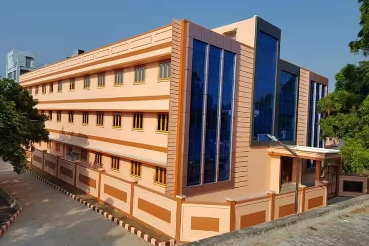 Sri Ramakrishna Mission Sevashrama School of Nursing campus in Vrindavan, Uttar Pradesh, India — photo 1