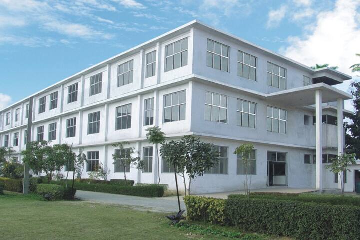 Translam College of Law campus in Meerut, Uttar Pradesh, India — photo 2