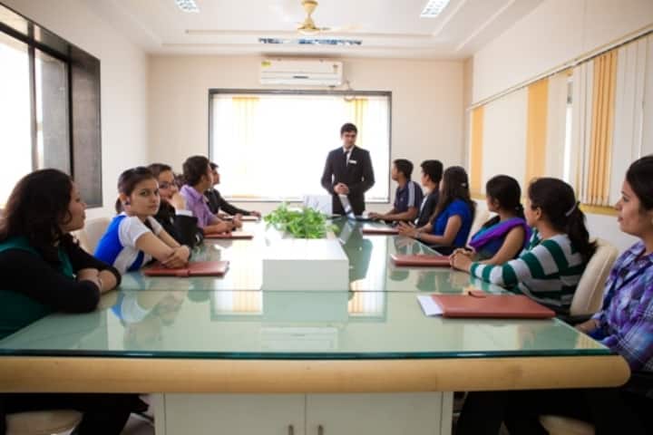 Idyllic Institute of Management campus in Indore, Madhya Pradesh, India — photo 4