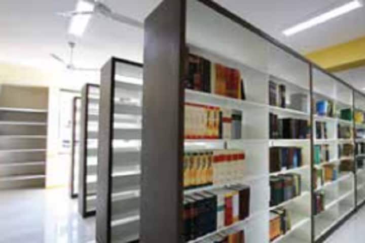 Thakur Ramnarayan College of Law campus in Mumbai, Maharashtra, India — photo 5