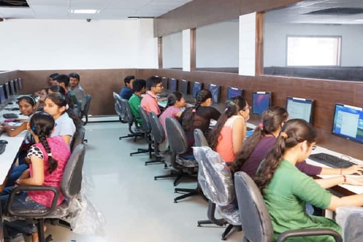 Faculty of Engineering and Technology campus in Ahmedabad, Gujarat, India — photo 4