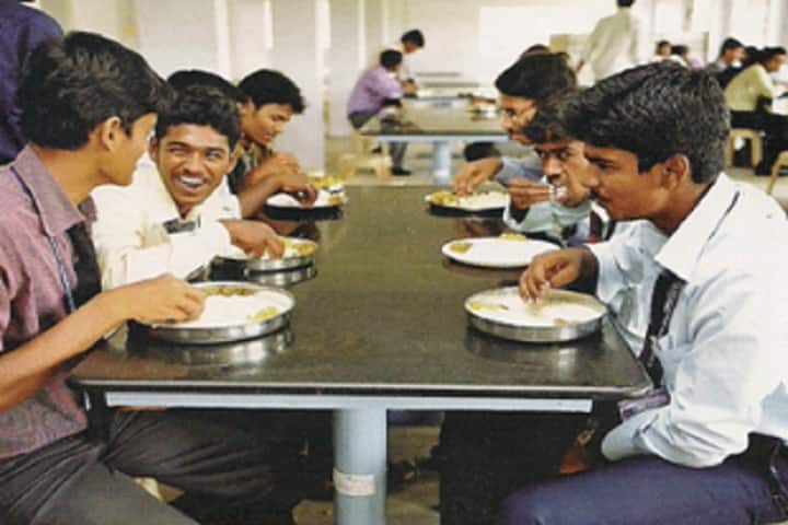 Sawkar Homoeopathic Medical College campus in Satara, Maharashtra, India — photo 2