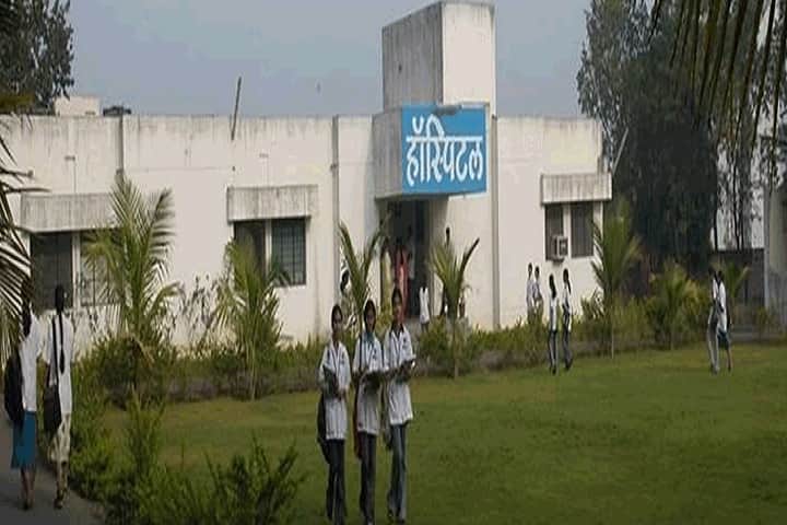 Sawkar Homoeopathic Medical College campus in Satara, Maharashtra, India — photo 3