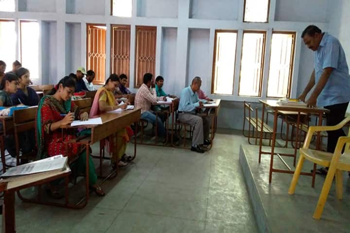 Smt Velagapudi Durgamba Siddhartha Law College campus in Vijayawada, Andhra Pradesh, India — photo 2