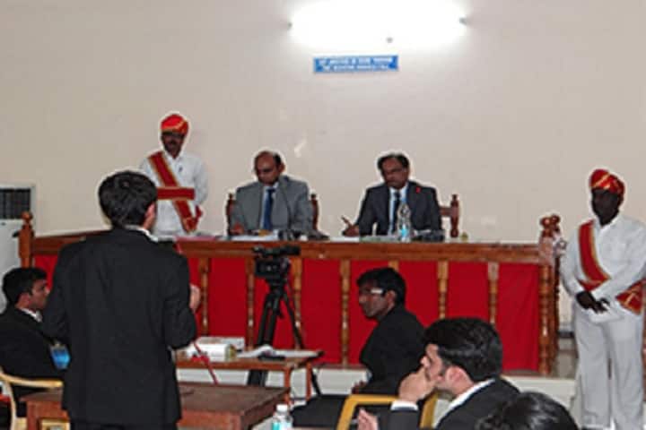 Smt Velagapudi Durgamba Siddhartha Law College campus in Vijayawada, Andhra Pradesh, India — photo 4