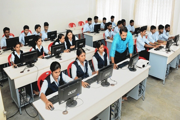 Mar Ivanios College for Advanced Studies campus in Pathanamthitta, Kerala, India — photo 3