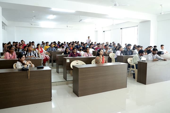GH Raisoni College of Engineering and Management campus in Jalgaon, Maharashtra, India — photo 6