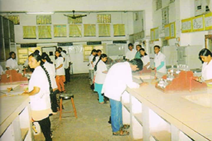 Dr JJ Magdum Pharmacy College campus in Jaysingpur, Maharashtra, India — photo 3