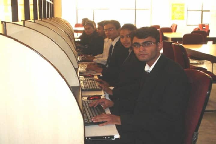 Unique Law College campus in Muradnagar, Uttar Pradesh, India — photo 2