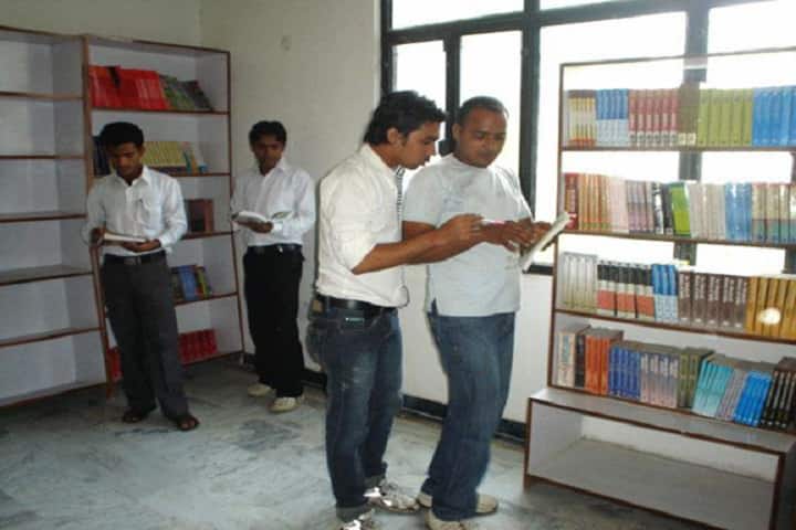 Unique Law College campus in Muradnagar, Uttar Pradesh, India — photo 3