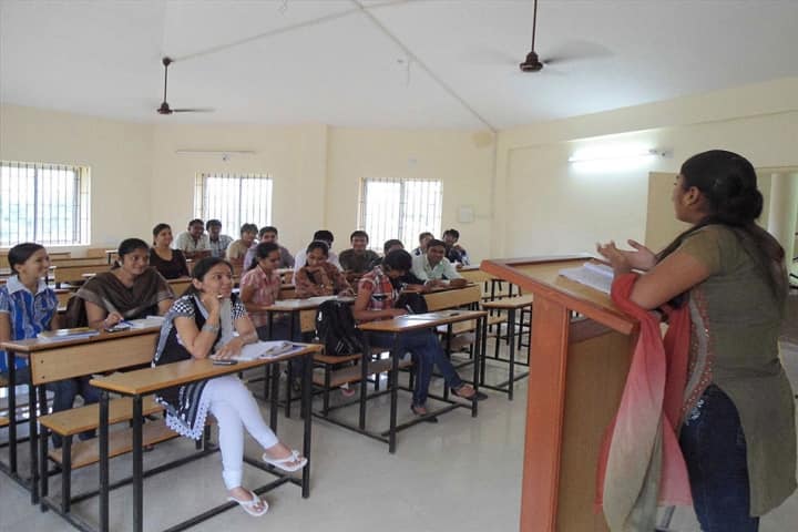 Tolani Institute of Law campus in Gandhidham, Gujarat, India — photo 2