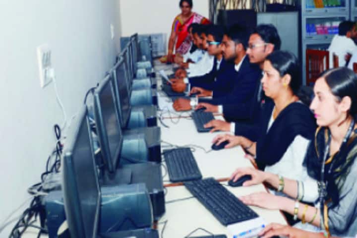 Smt Shanti Devi Law College campus in Rewari, Haryana, India — photo 3