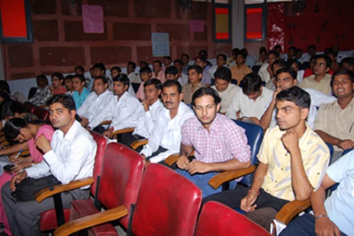 Smt Shanti Devi Law College campus in Rewari, Haryana, India — photo 4