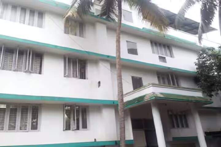 Sree Sudheendra College of Nursing campus in Ernakulam, Kerala, India — photo 6