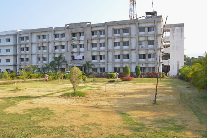 Yalamarty College of Polytechnic campus in Visakhapatnam, Andhra Pradesh, India — photo 1