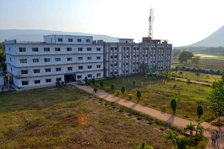 Yalamarty College of Polytechnic campus in Visakhapatnam, Andhra Pradesh, India — photo 2