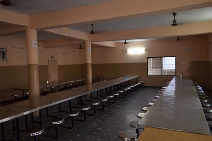 Yalamarty College of Polytechnic campus in Visakhapatnam, Andhra Pradesh, India — photo 4