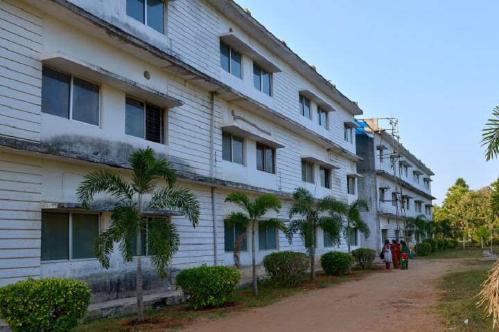 Yalamarty College of Polytechnic campus in Visakhapatnam, Andhra Pradesh, India — photo 6