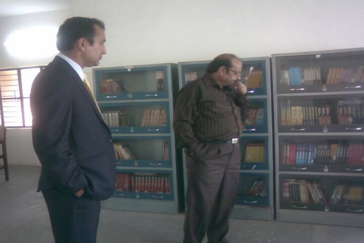 Shri Ji Institute of Legal Vocational Education and Research Silver Law College campus in Bareilly, Uttar Pradesh, India — photo 2