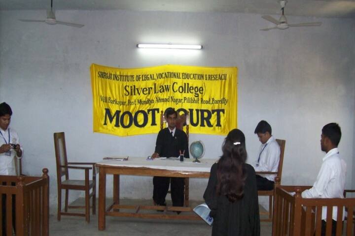 Shri Ji Institute of Legal Vocational Education and Research Silver Law College campus in Bareilly, Uttar Pradesh, India — photo 3