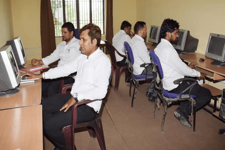 Swami Dayal Bhatnagar Law College campus in Sikandrabad, Uttar Pradesh, India — photo 2
