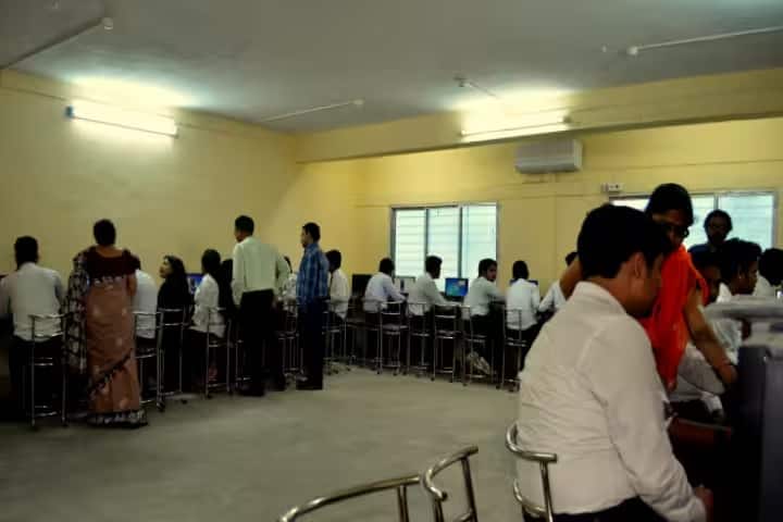Sureswar Dutta Law College campus in Howrah, West Bengal, India — photo 3