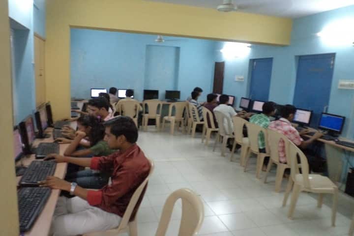 SV Patel Law College campus in Rajkot, Gujarat, India — photo 3