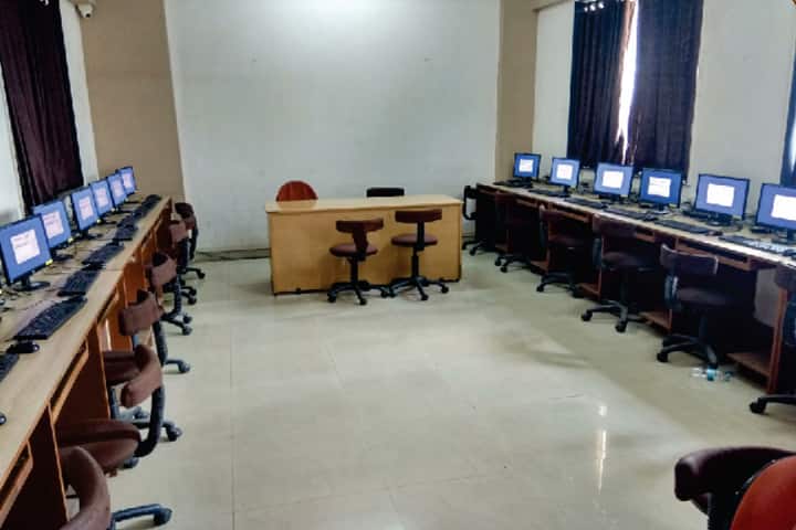 Dr L H Hiranandani College of Pharmacy campus in Ulhasnagar, Maharashtra, India — photo 2