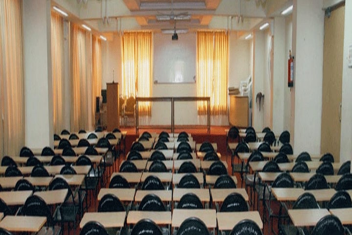 Dr L H Hiranandani College of Pharmacy campus in Ulhasnagar, Maharashtra, India — photo 6