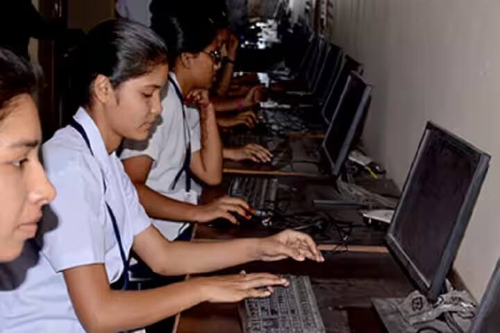 Shri Rawatpura Sarkar Institute of Nursing campus in Raipur, Chhattisgarh, India — photo 4