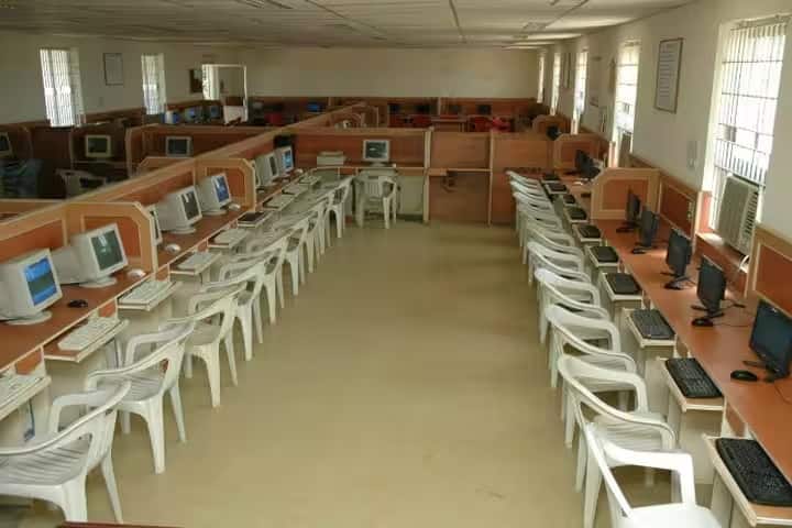 Sri Krishna Engineering College campus in Chennai, Tamil Nadu, India — photo 4