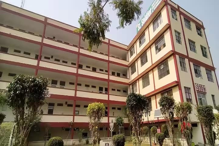 St Soldier Law College campus in Jalandhar, Punjab, India — photo 1